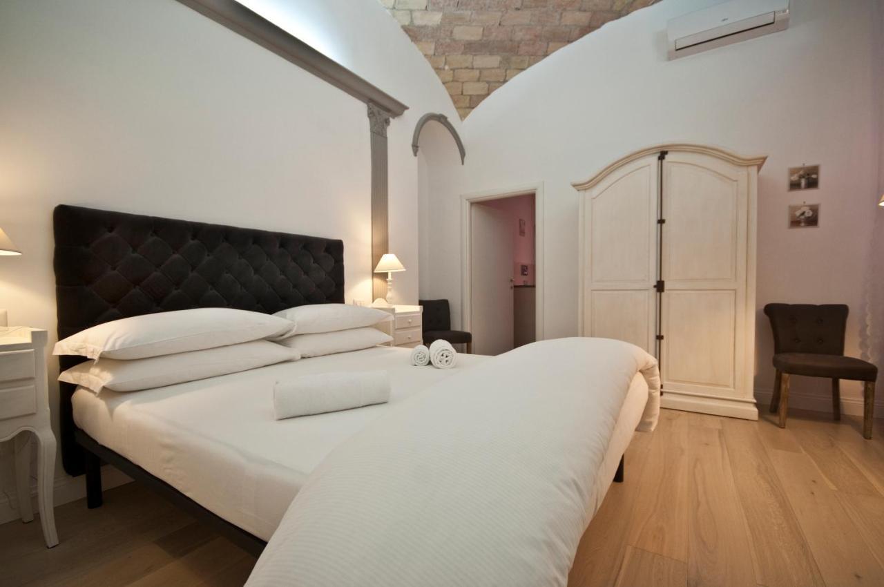 B&B La Finestra Sul Colosseo Rome Exterior photo